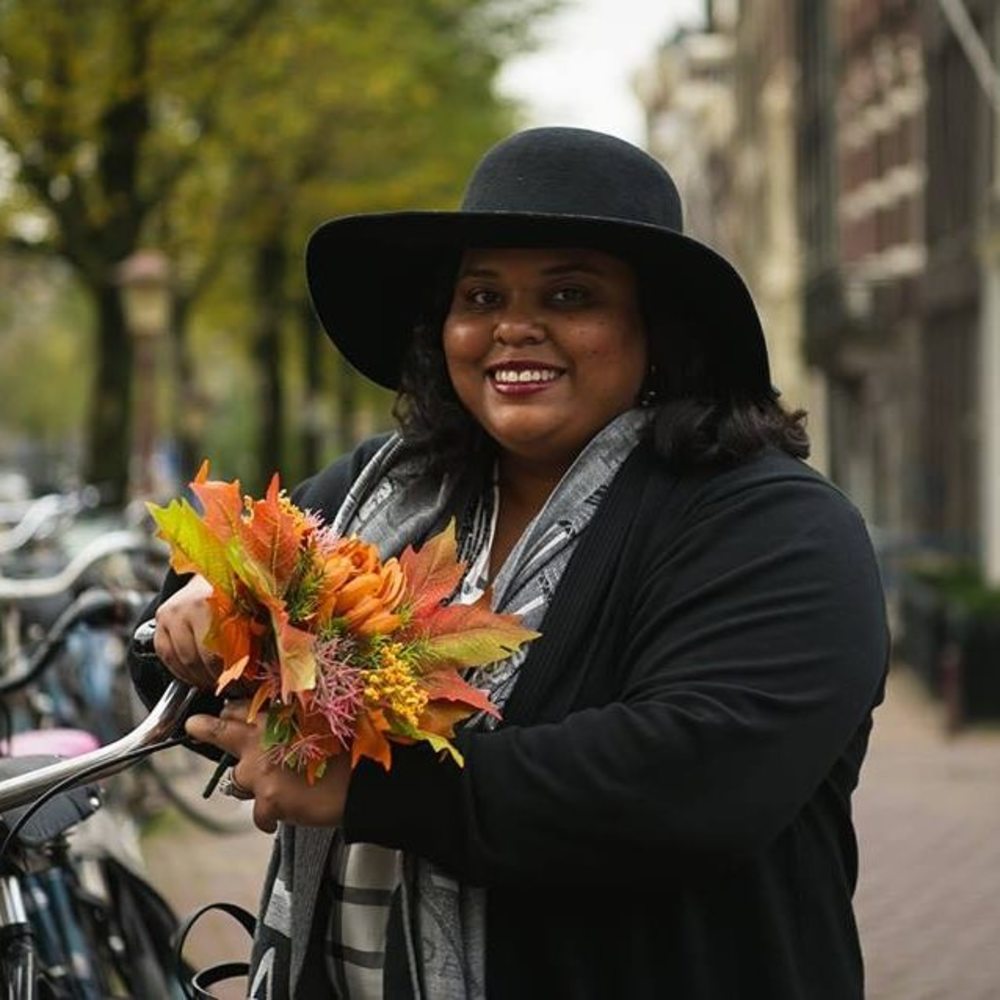 Meet your Posher, Maya